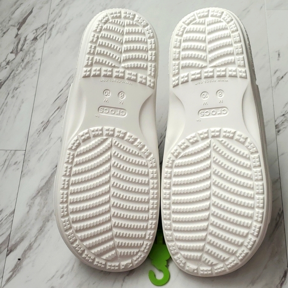 New!!! Crocs White/Multi Colored Crocs with Charms, Size 8M/10W. - Picture 3 of 3